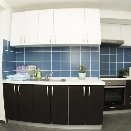 Charming 3 Sleeps 4 Guests Appartement Split