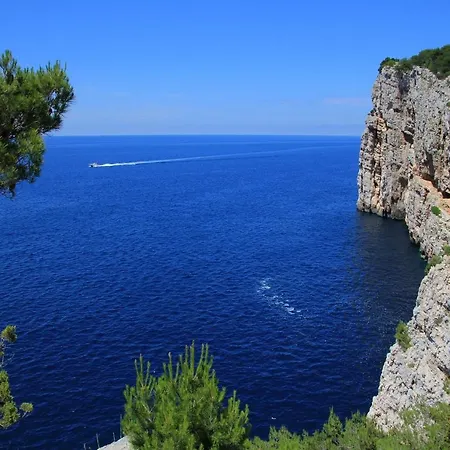 Charming 3 Sleeps 4 Guests Appartement *