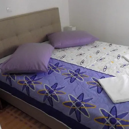 Charming 3 Sleeps 4 Guests スプリト