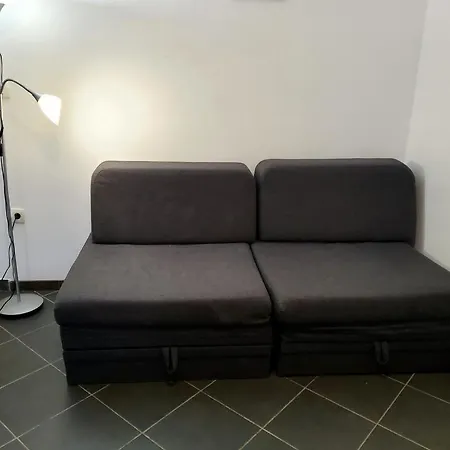 Charming 3 Sleeps 4 Guests Appartamento *